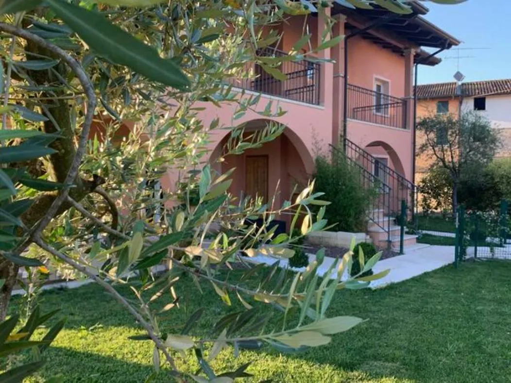 Apartment Charme And Relax With Garden And Swimming Pool Desenzano del Garda
